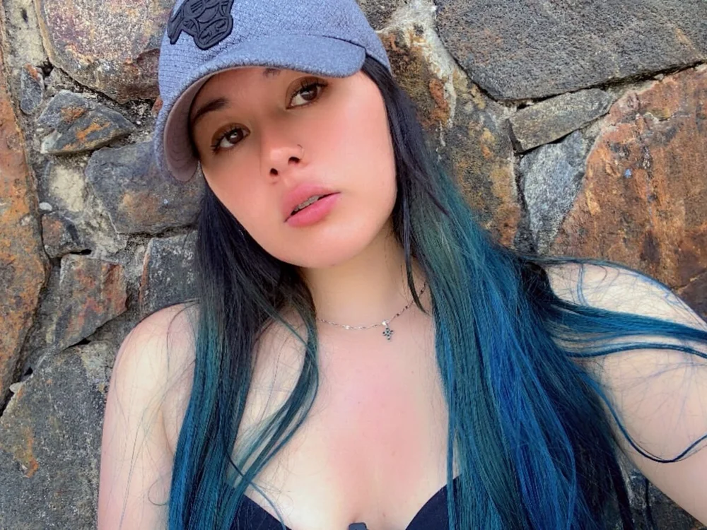 Lilixlove_ offline chatrum