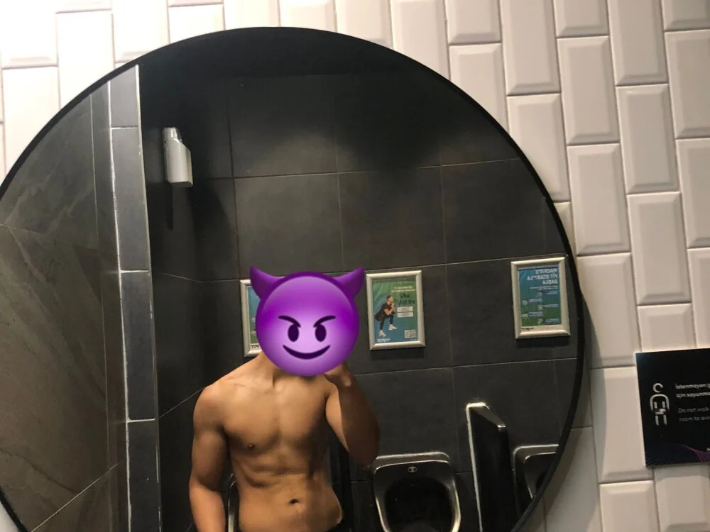 TurkishHotBoyy Adlı Modelin Çevrimdışı XXX Sohbeti