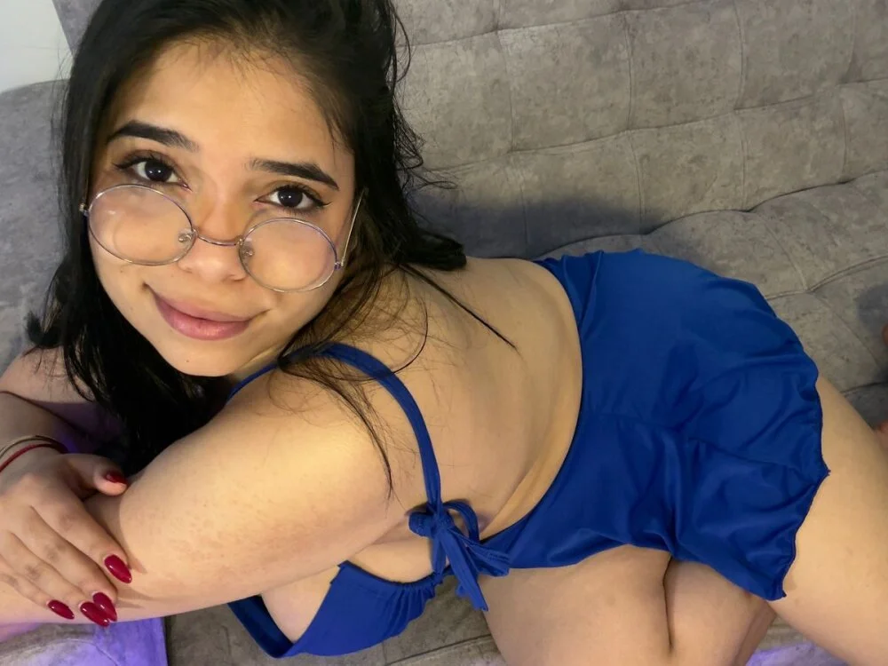 tati_reyess Adlı Modelin Çevrimdışı XXX Sohbeti