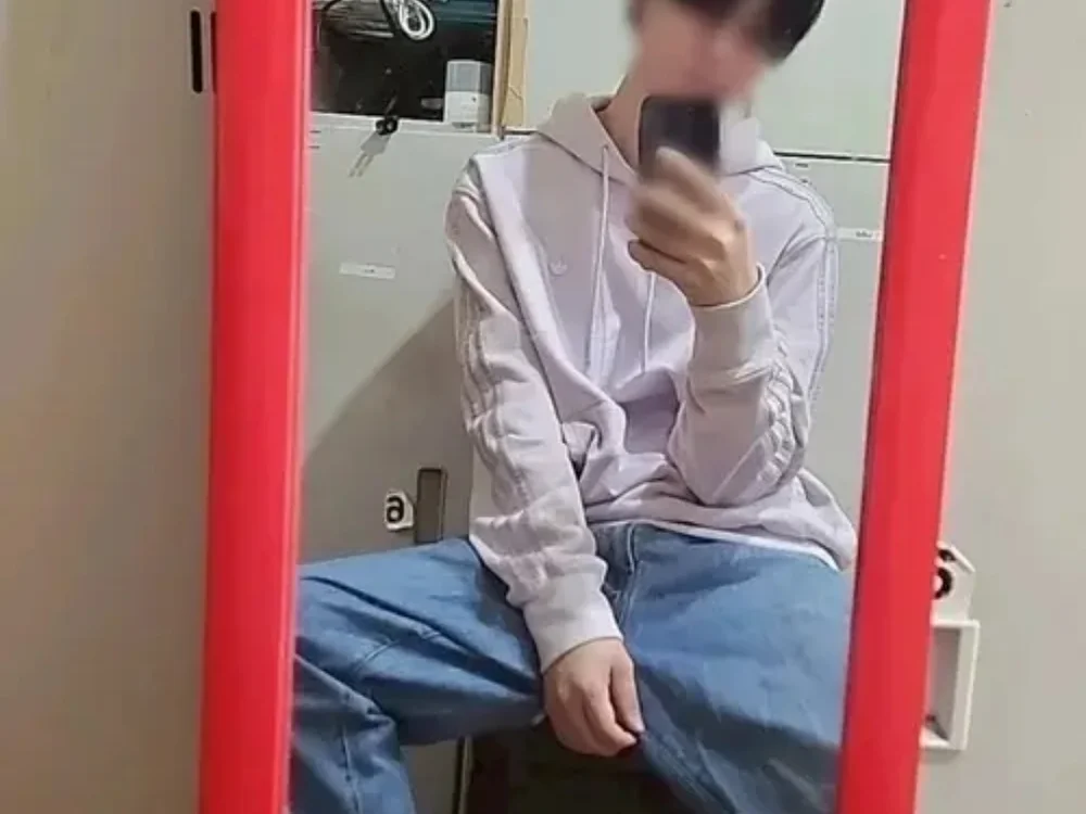 hyuga_1201 Adlı Modelin Çevrimdışı XXX Sohbeti