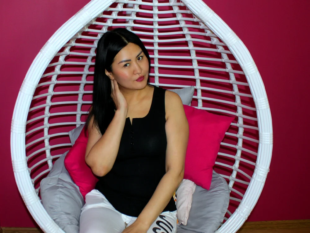 AdorableJasmin's Offline Chat Room