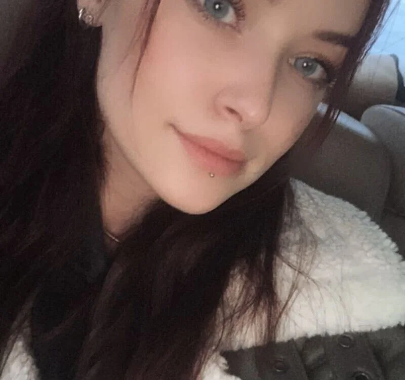 LucyKelley's Offline XXX Chat