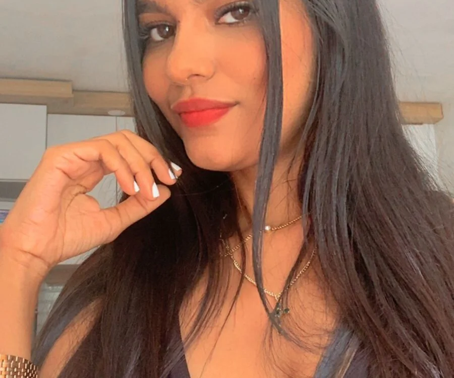 queen_adhara Offline XXX Chat