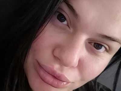 9Alice - facesitting