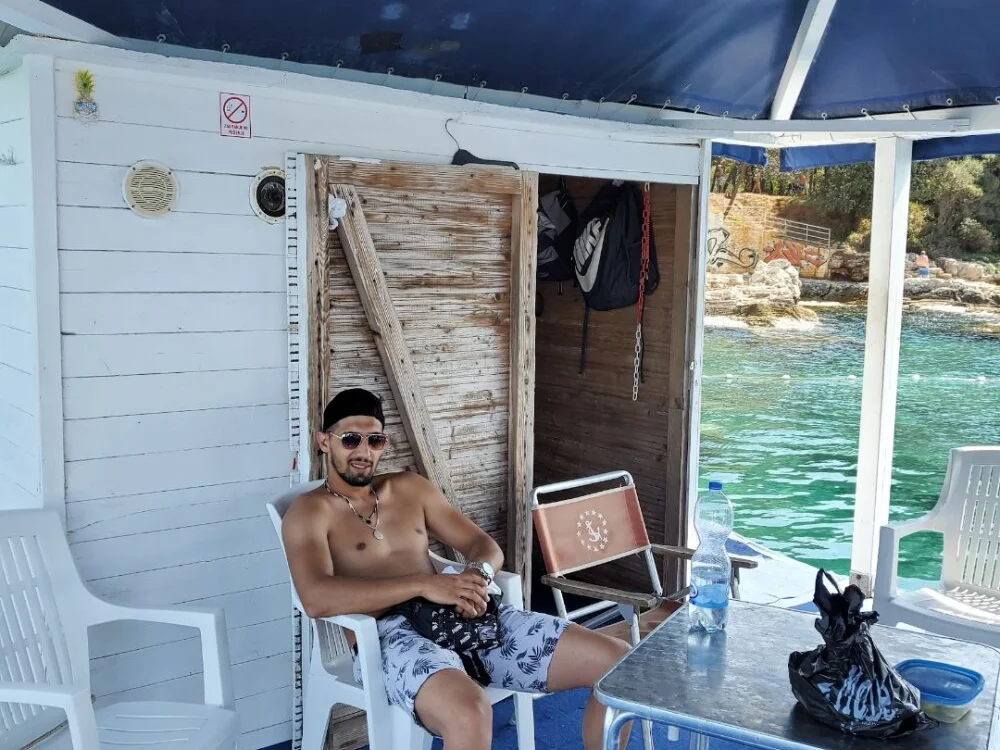 benford2026: συνομιλία ΧΧΧ εκτός σύνδεσης