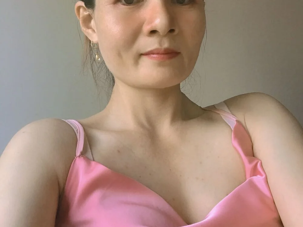 SullyShow69 離線 XXX 聊天