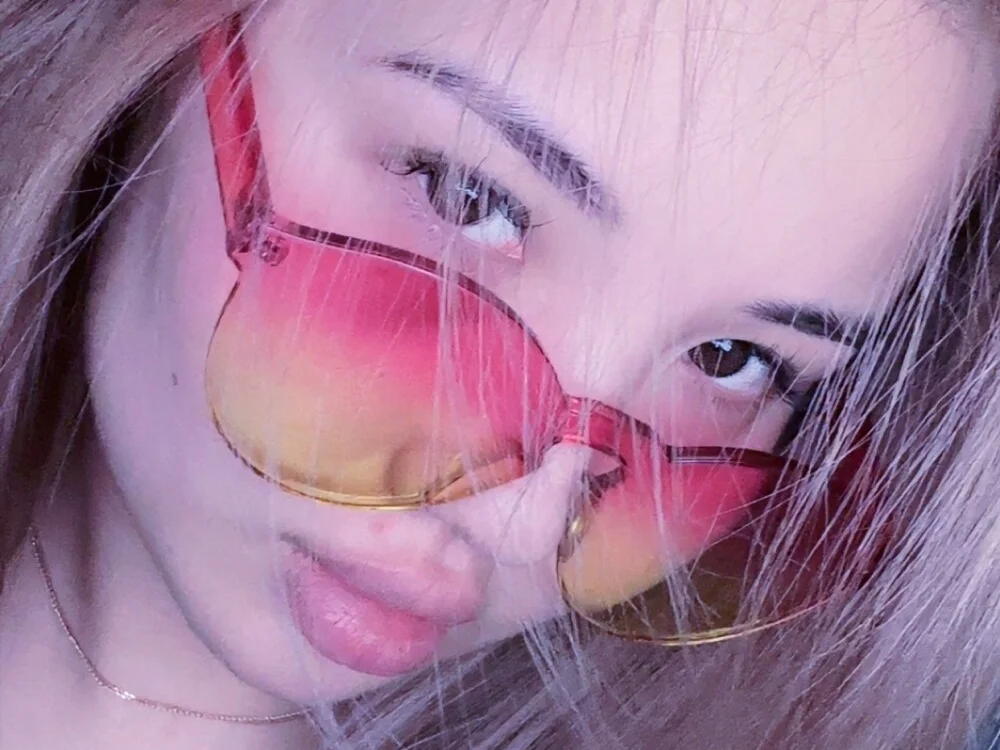 Hazel_4_U অফলাইন XXX চ্যাট