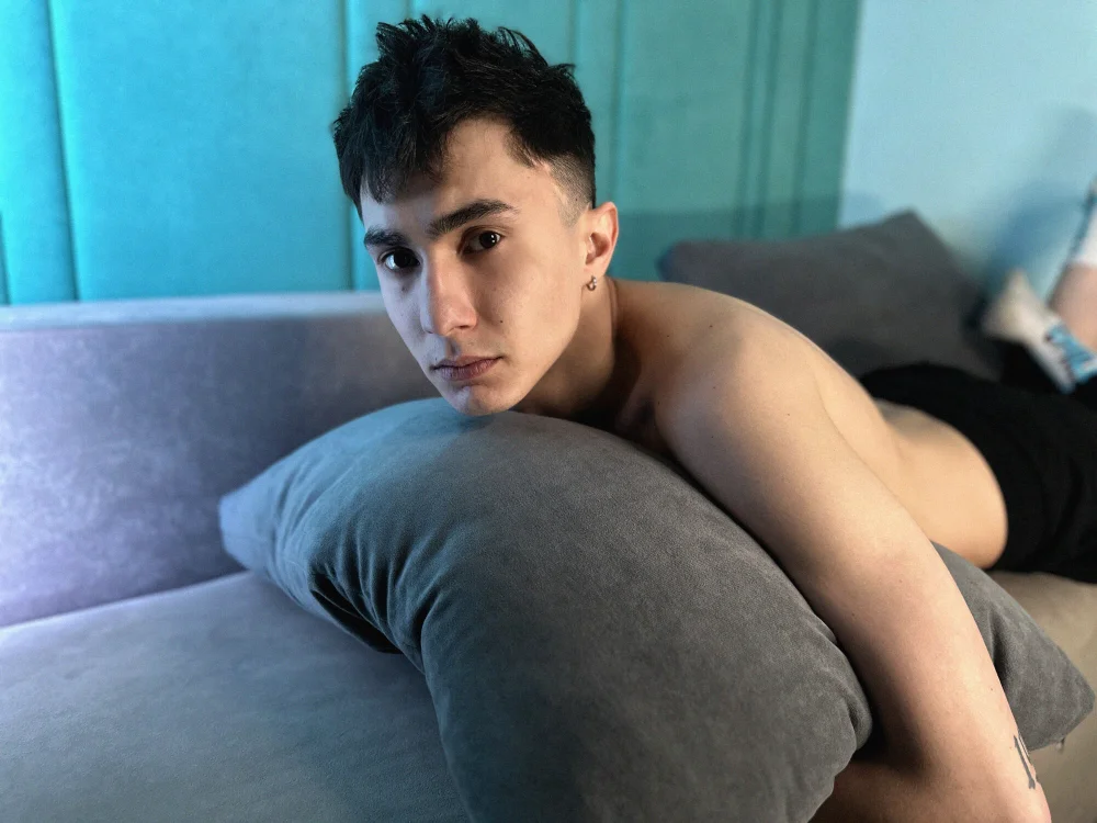 ห้องแชทออฟไลน์ของ LucasKnovv