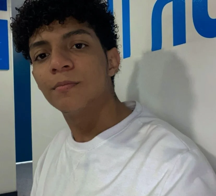 Curly__Boy's Offline Chat Room