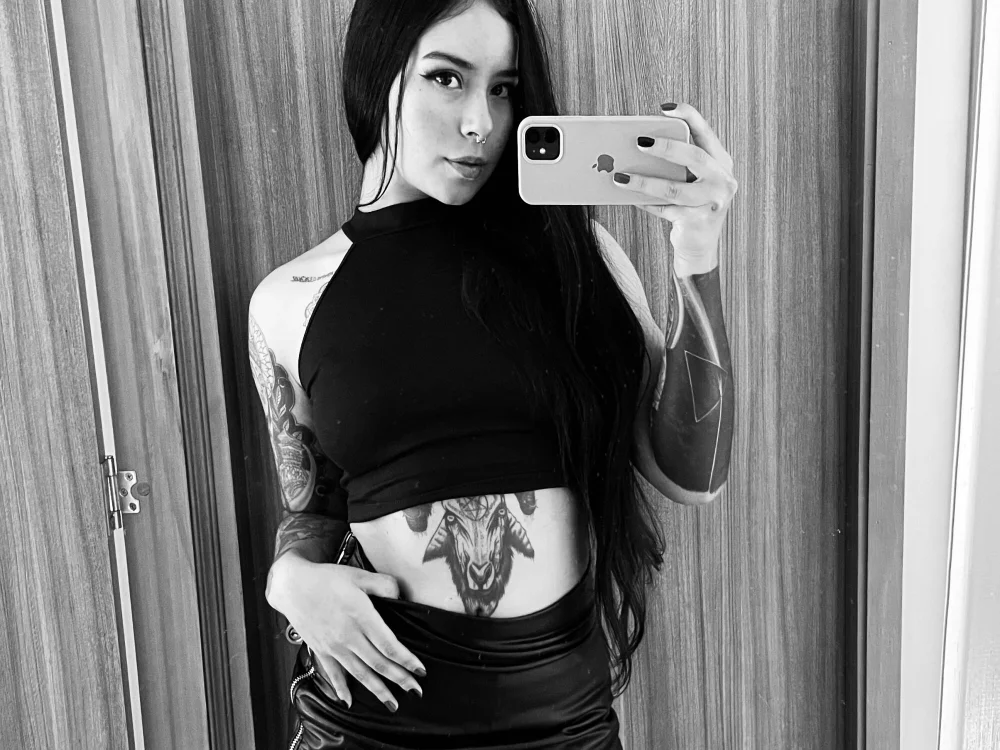 carito1_'s Offline XXX Chat