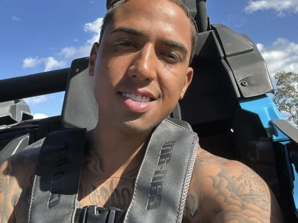 douglasdesouza22n Offline XXX chat