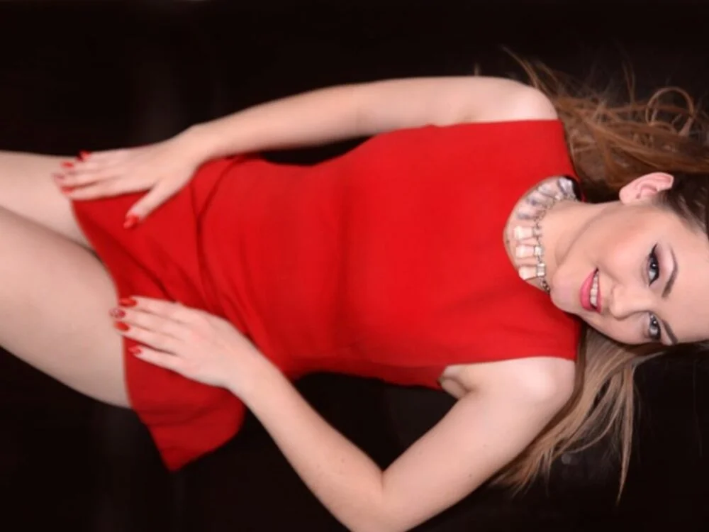 SuzieJane's Live XXX Chat