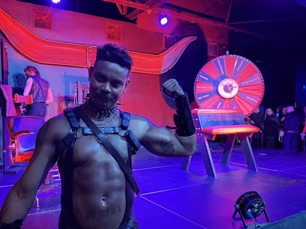 ห้องแชทออฟไลน์ของ DumbJockFuckBoy