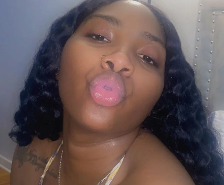 prettyface_juicy's Offline XXX Chat