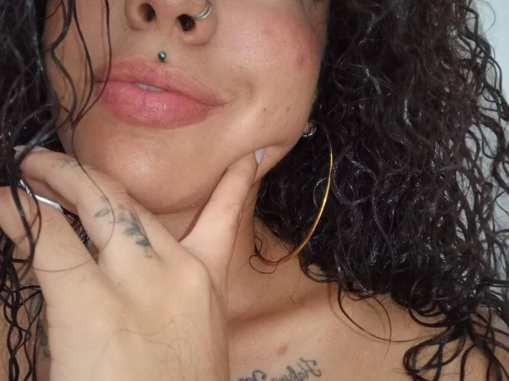 AlannaYoung – Offline XXX chat