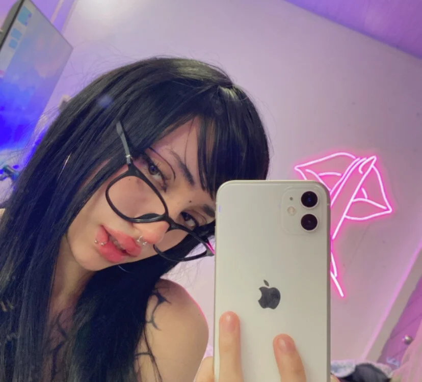 LeagInk's Offline XXX Chat