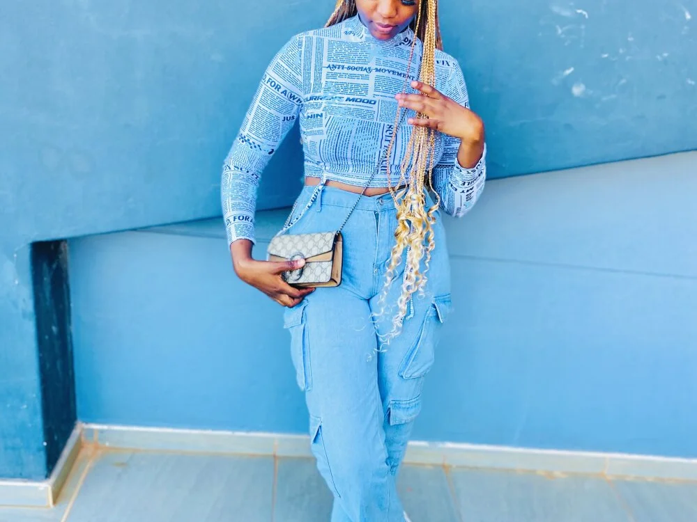 llxayn Offline XXX chat