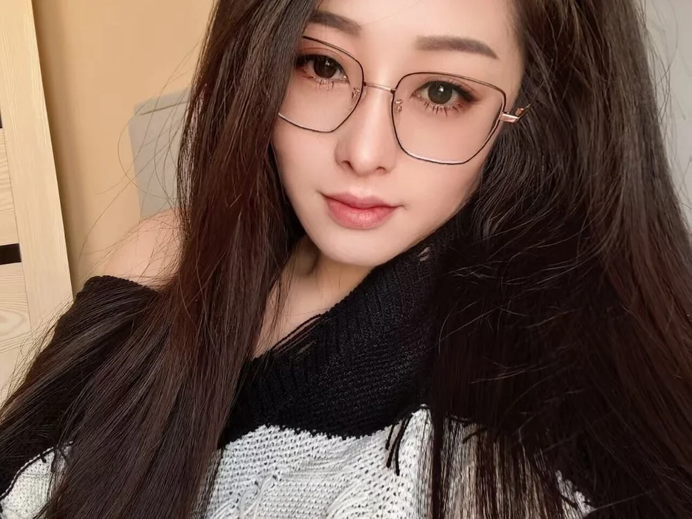 zhangbaobaoya's Offline XXX Chat