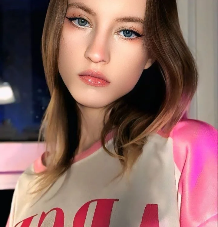 Emma_Bonie's Offline XXX Chat