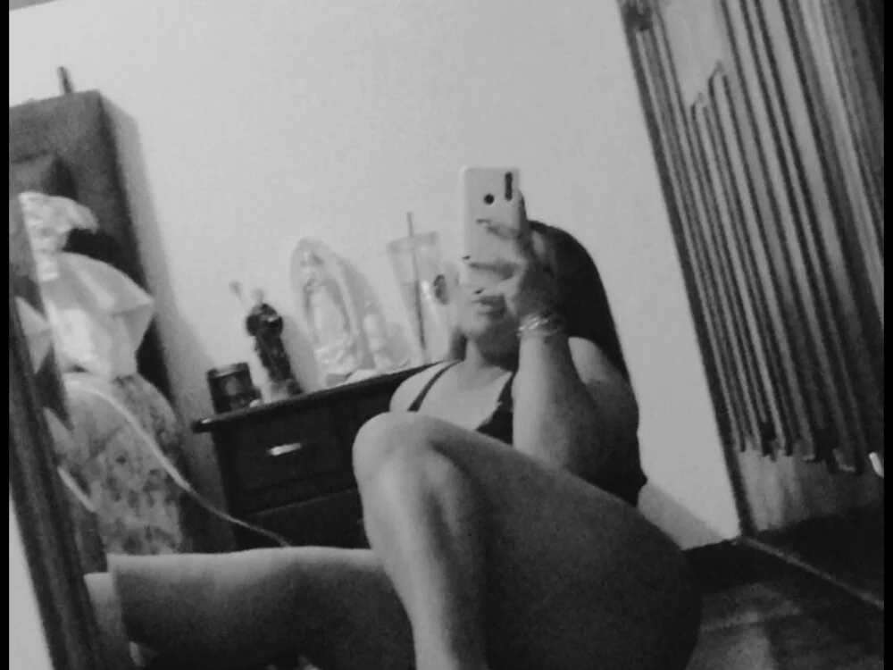 Emylove69 Offline XXX-Chat