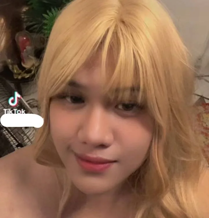 YourMistressMaria143's Offline Chat Room