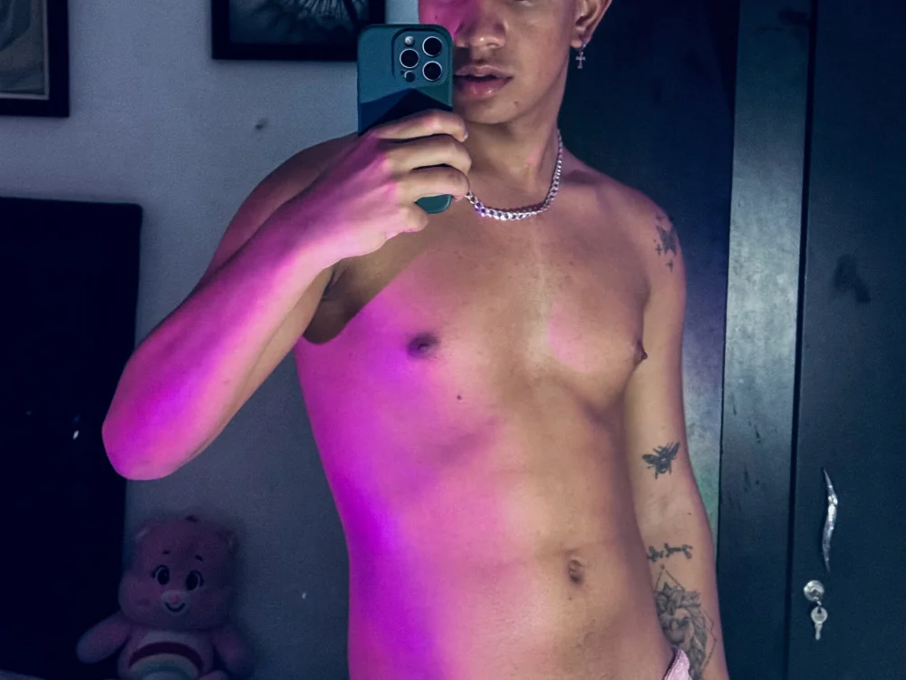 Offline XXX chat modela Alan_BigAss