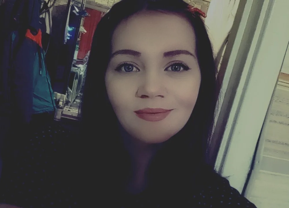 Monica_Hatty offline chatrum
