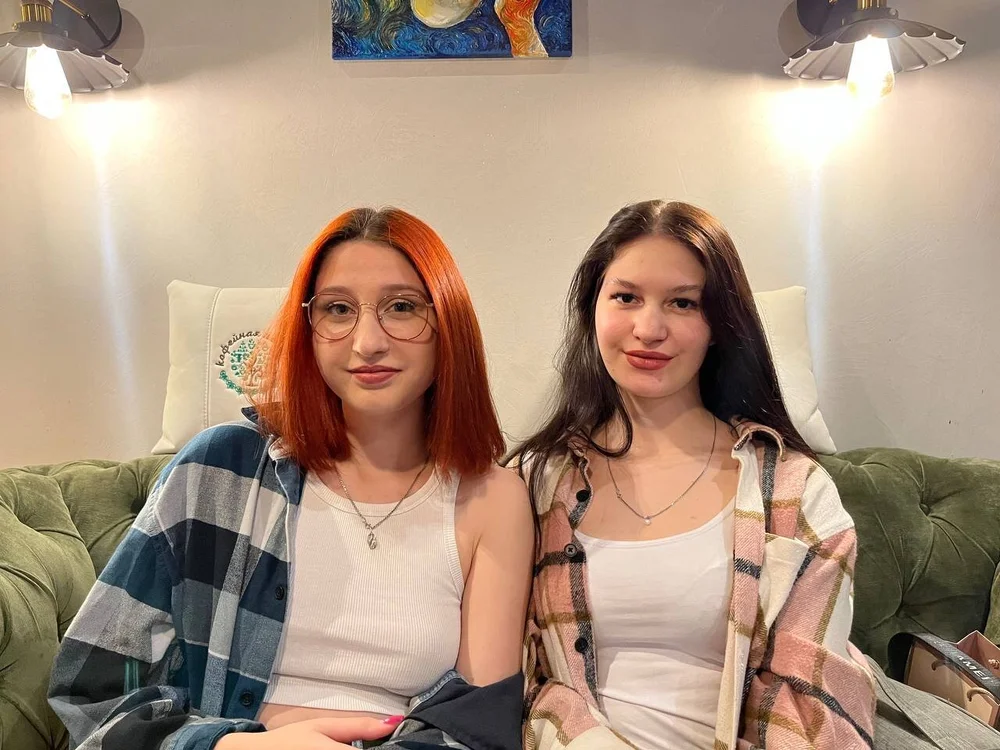 DorisBuoy's Offline Chat Room
