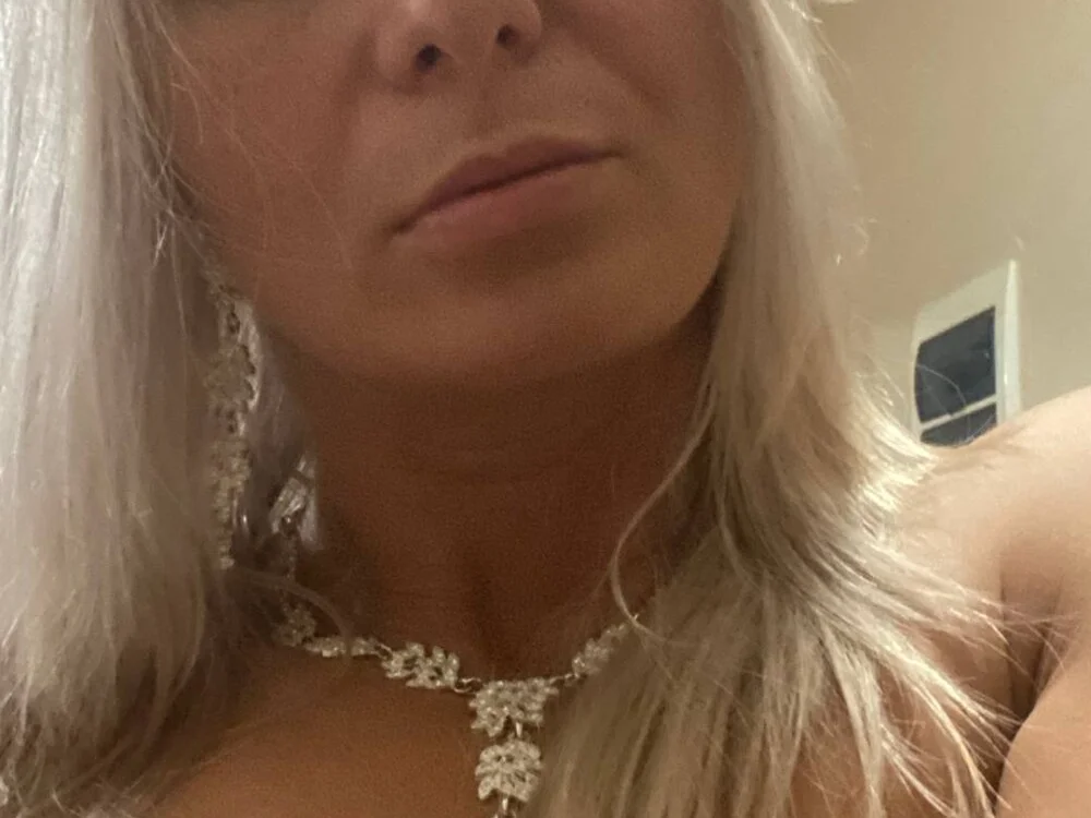 Rose-777 Chat XXX offline