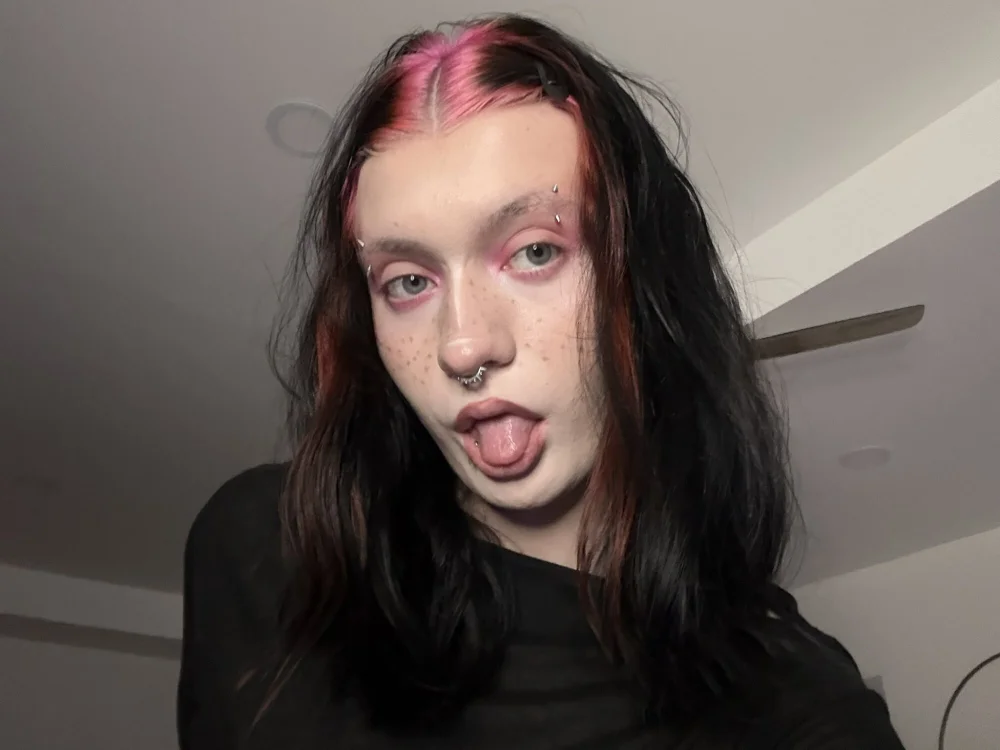 Vailyreb_ 離線 XXX 聊天