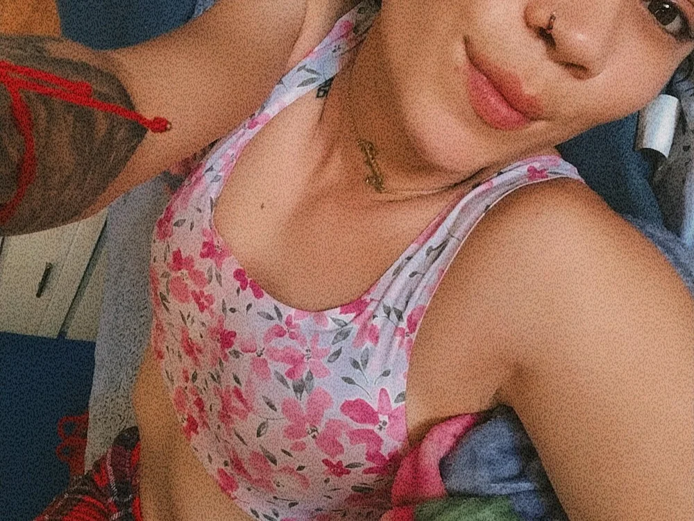 Mia-1995's Offline XXX Chat