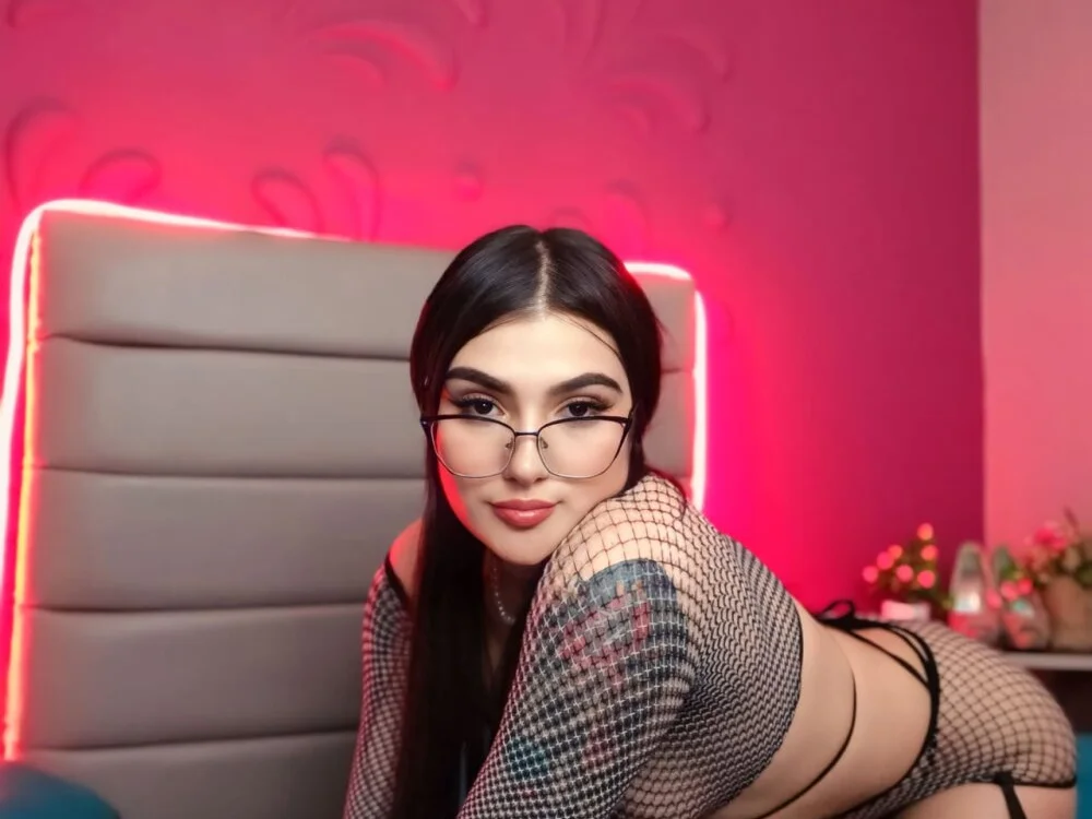 celeste_addy Offline XXX-chat