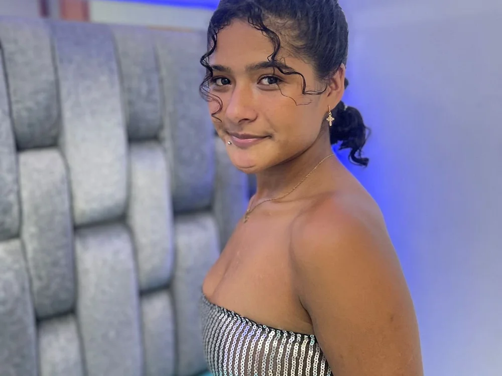 zenoviasex's Offline XXX Chat