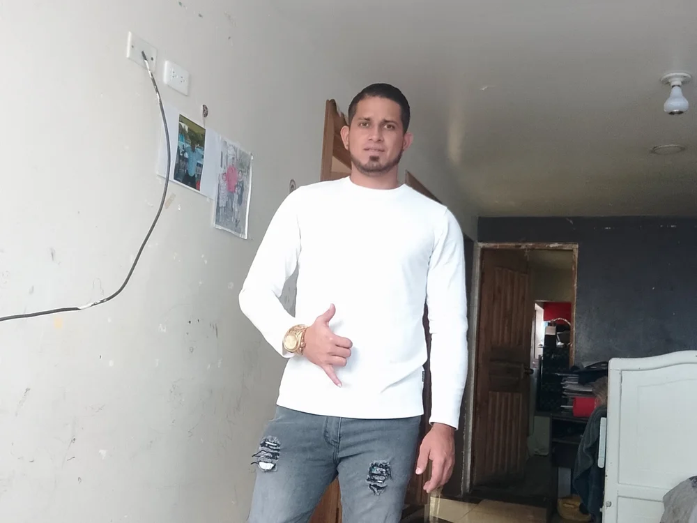 PapiRico9618's Offline Chat Room