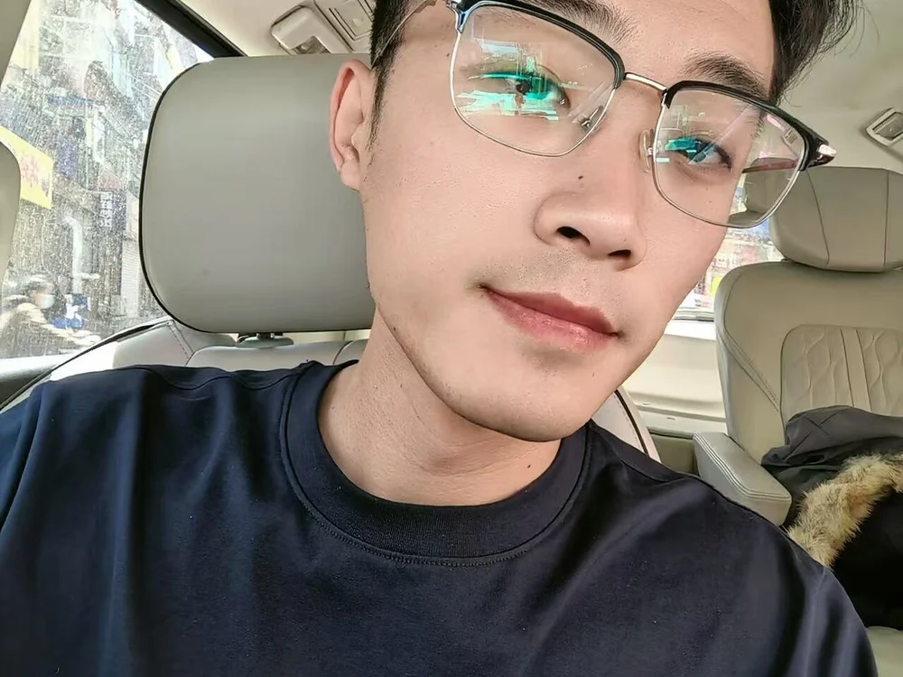 peng_ge_V587's Offline XXX Chat
