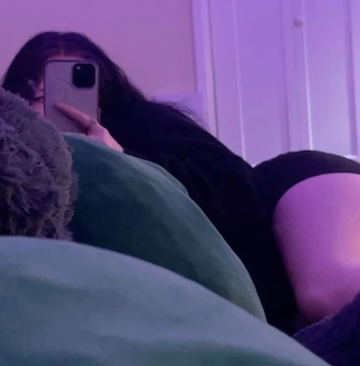 Lina2032's Offline Chat Room