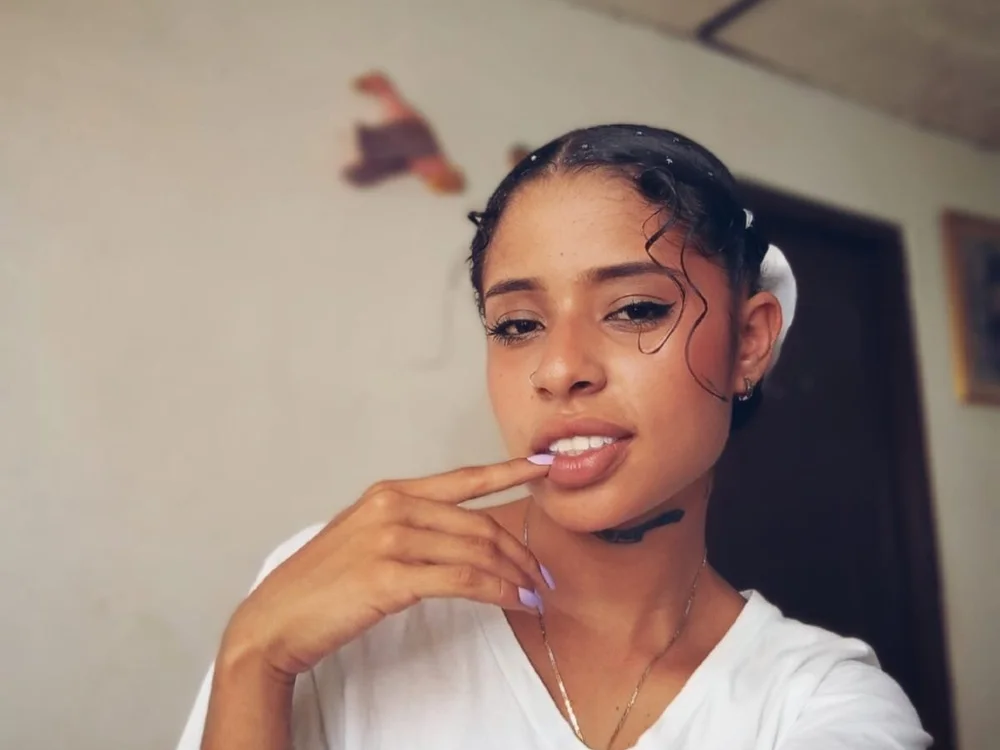 zoemonroee_'s Offline Chat Room