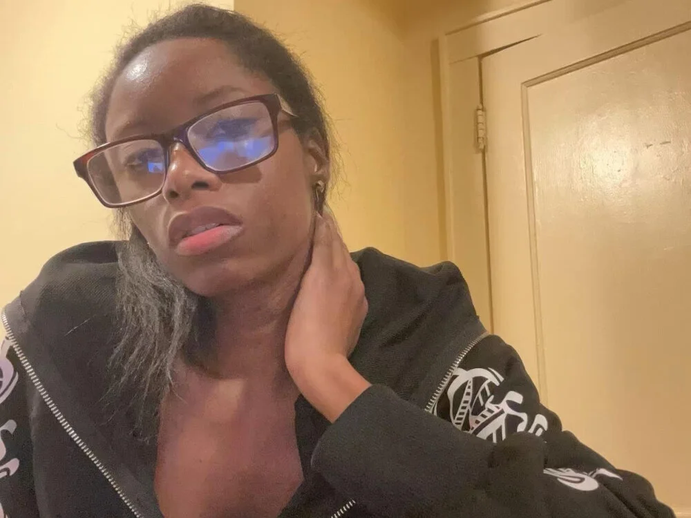 weeklyrush28's Offline XXX Chat