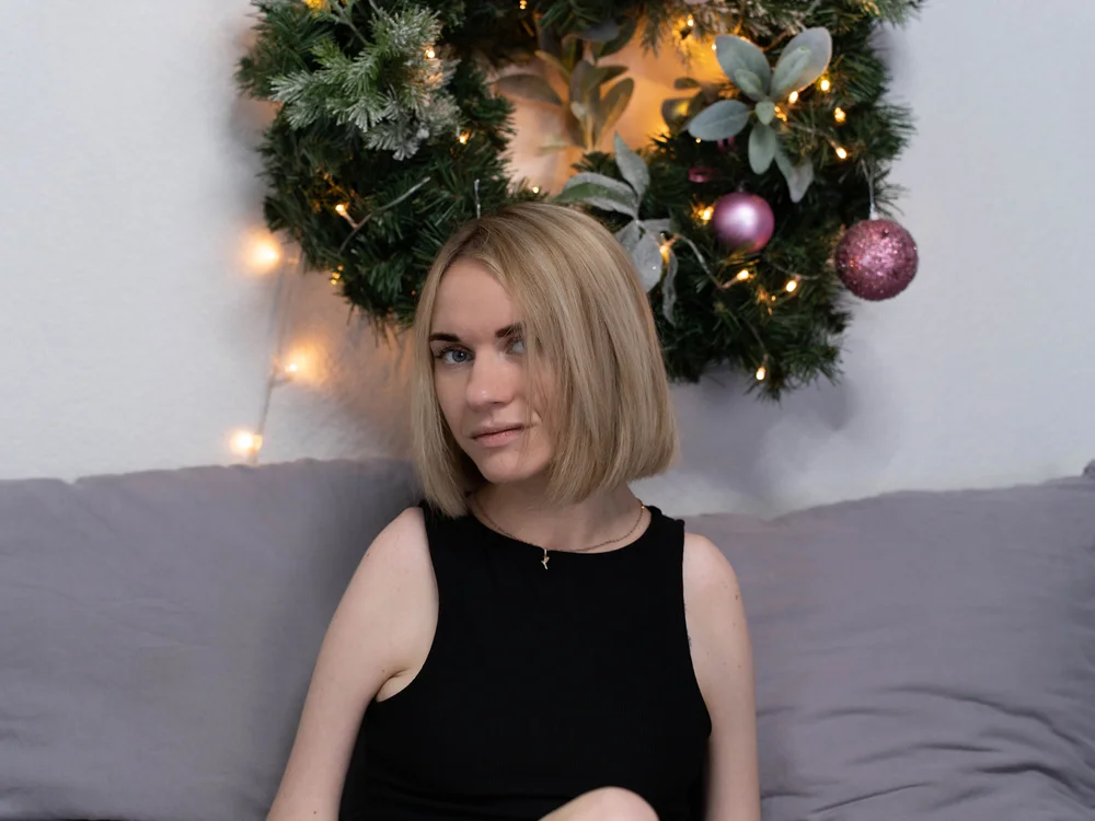 EmmaLarkins' Offline Chat Room