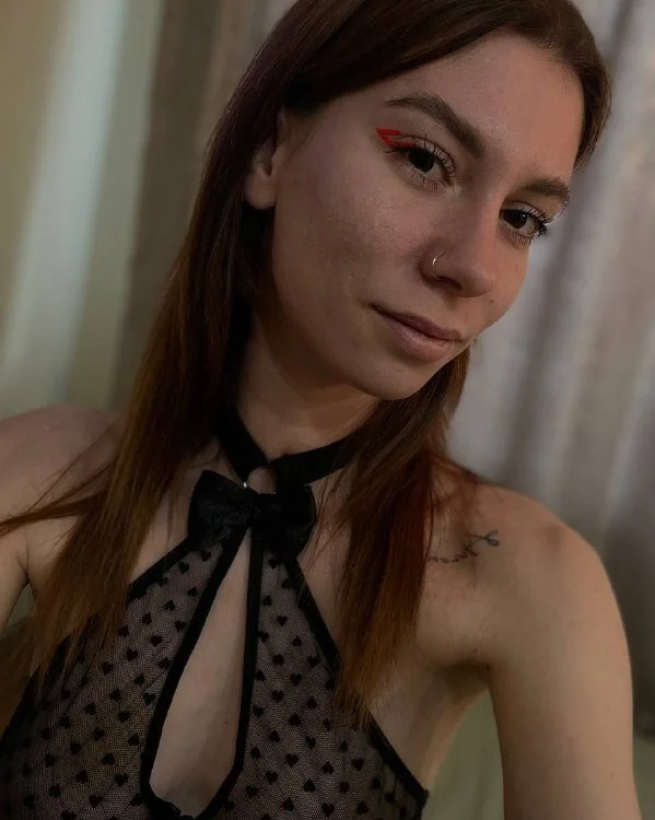 Nelly-Hot's Offline Chat Room