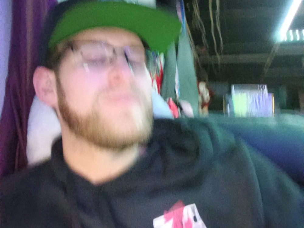 Kingdroice1212's Offline XXX Chat
