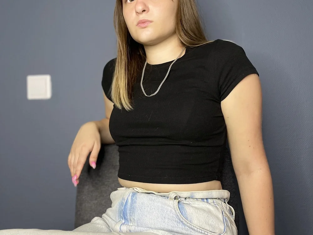 RossThomass' Offline Chat Room