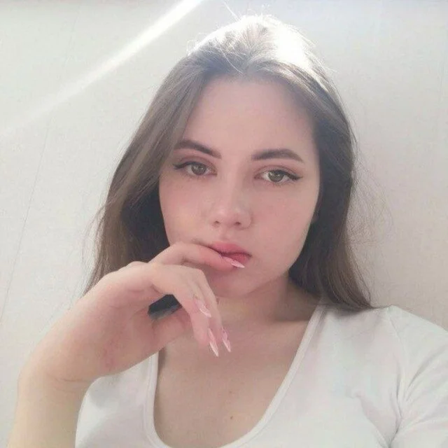 Mili_Lumi Chat XXX Ngoại tuyến