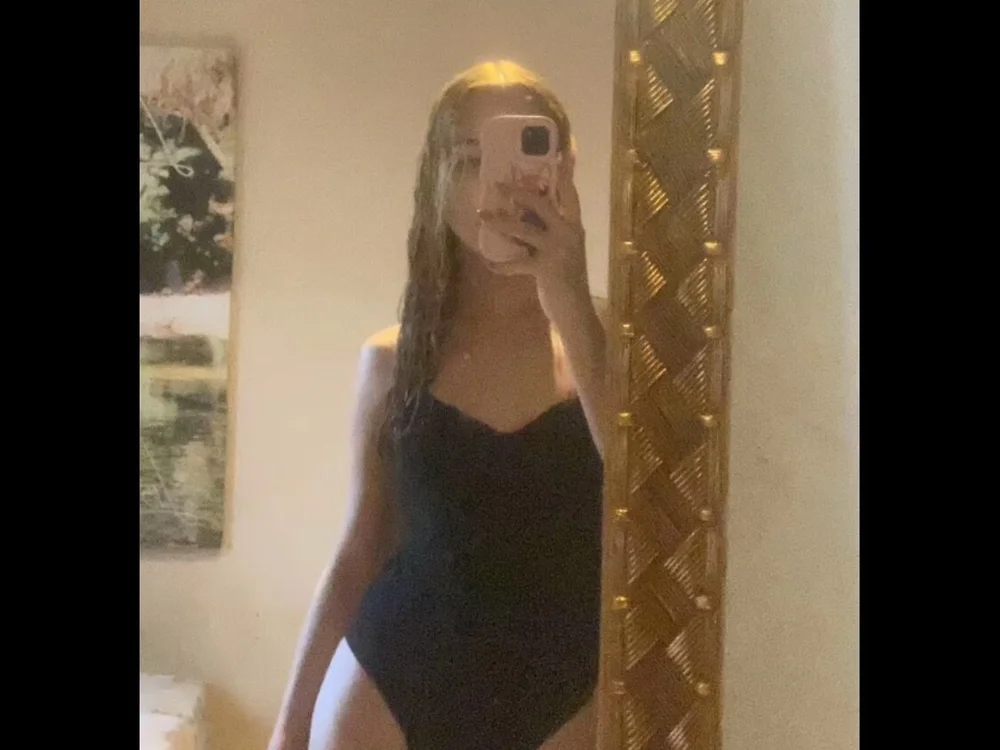Helenaelisawrld Chat XXX offline