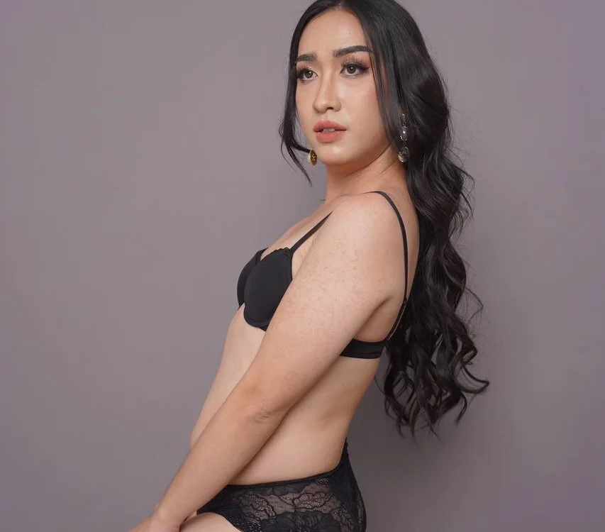 ห้องแชทออฟไลน์ของ MISTRESSEBONYSTAR