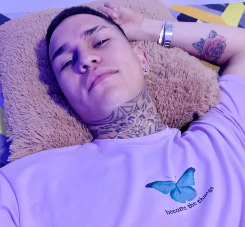 mateo_20's Offline XXX Chat