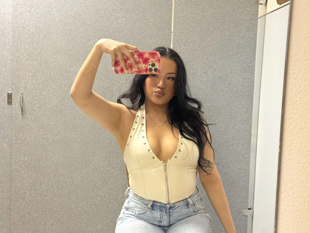 chloemilesxx's Offline XXX Chat
