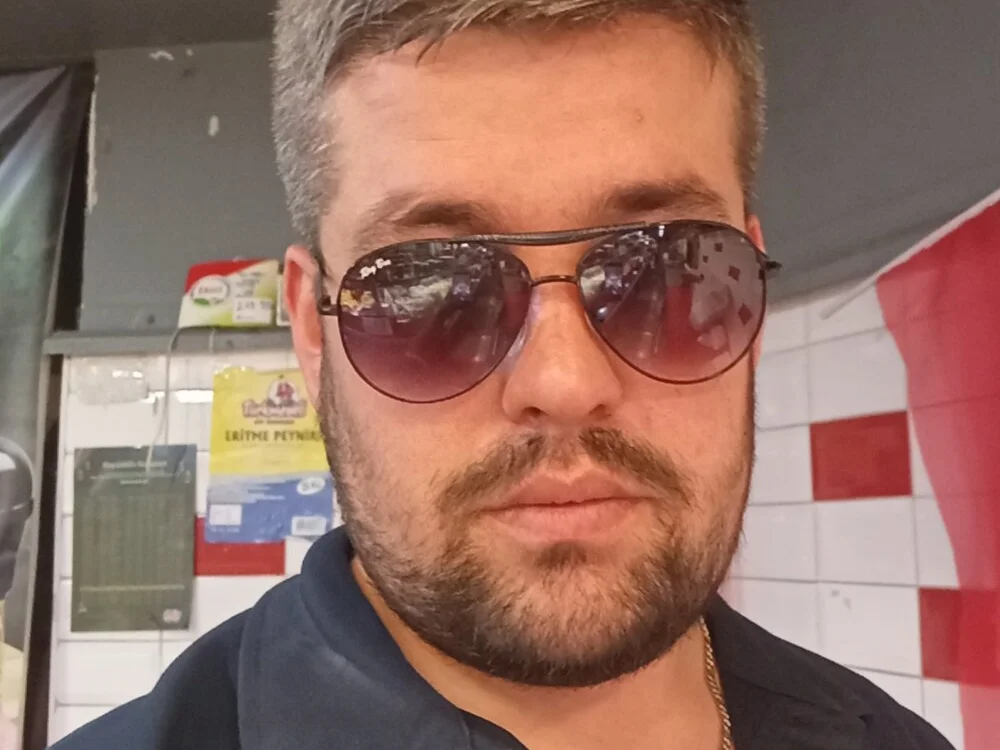 herz19033 Adlı Modelin Çevrimdışı XXX Sohbeti