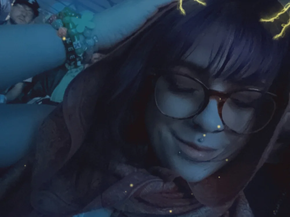 cuteluna3000's Offline Chat Room
