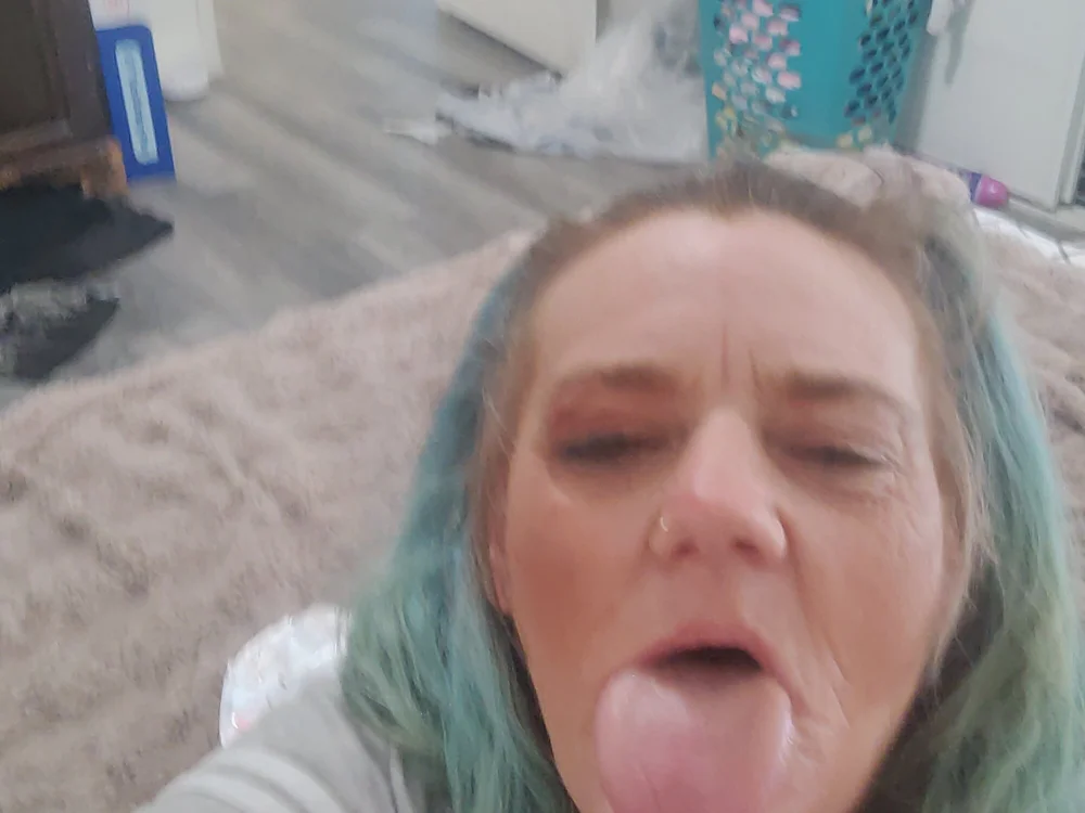Jasmine520's Offline Chat Room
